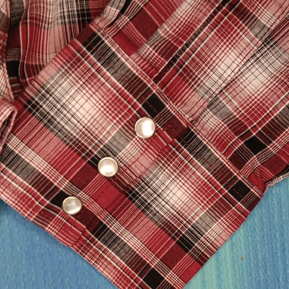 Wrangler Red and Black Plaid Snap Button Shirt Large